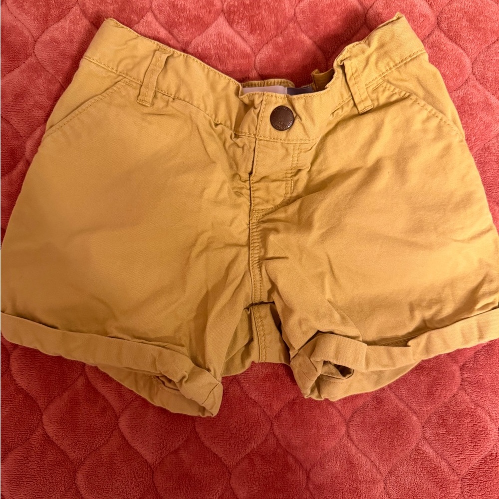 Old Navy Size 5T like new